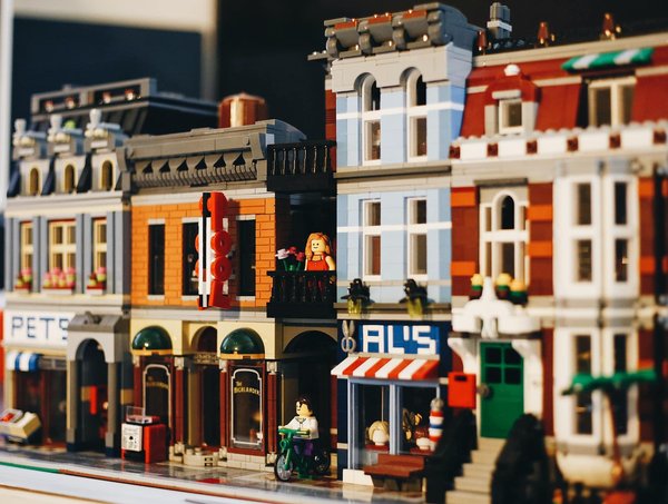 Comment choisir le bon jeu de construction pour stimuler la logique de mon enfant ?